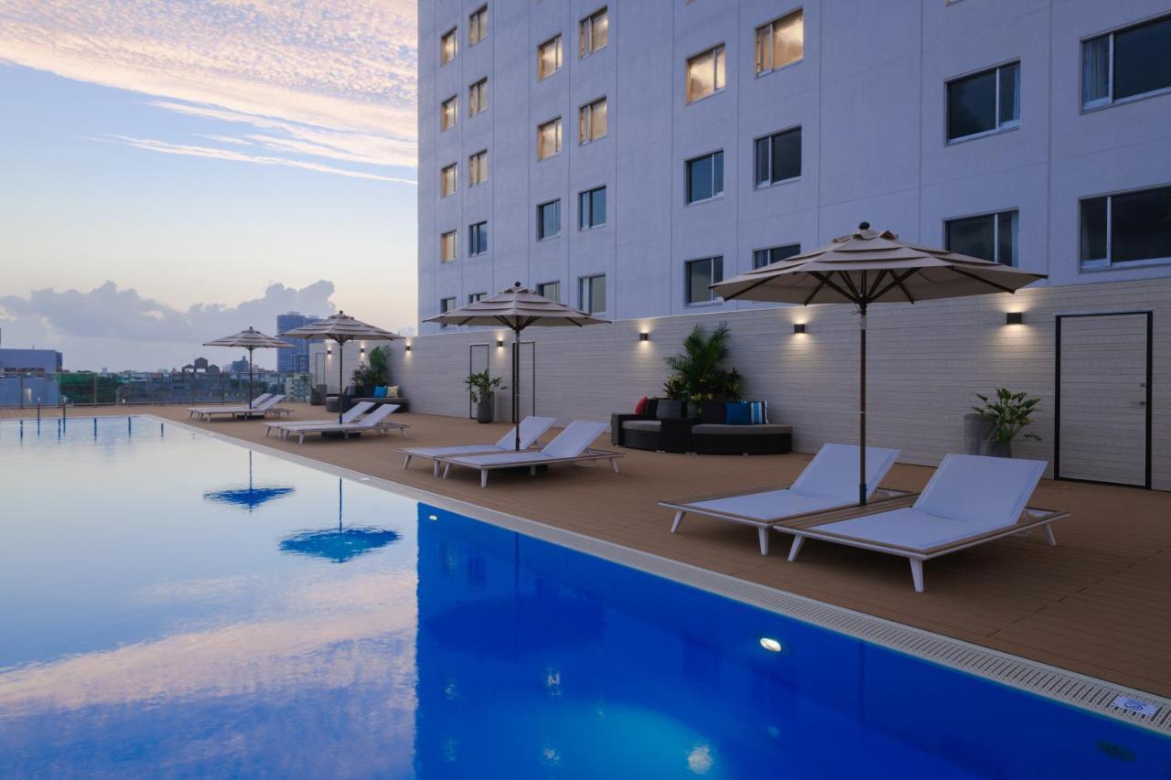 Novotel Okinawa Naha Exterior foto