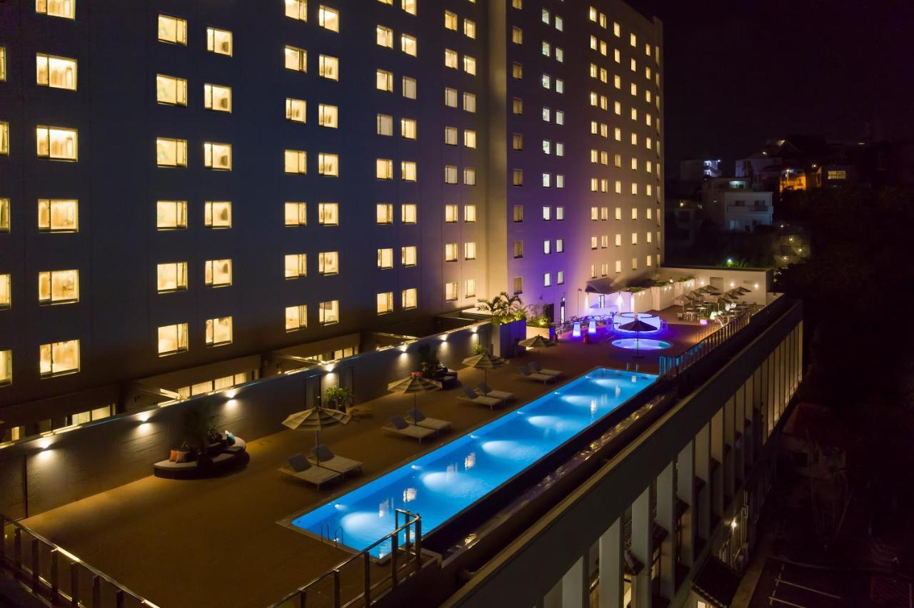 Novotel Okinawa Naha Exterior foto